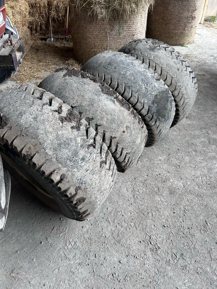 8 stud wheels - Image 3