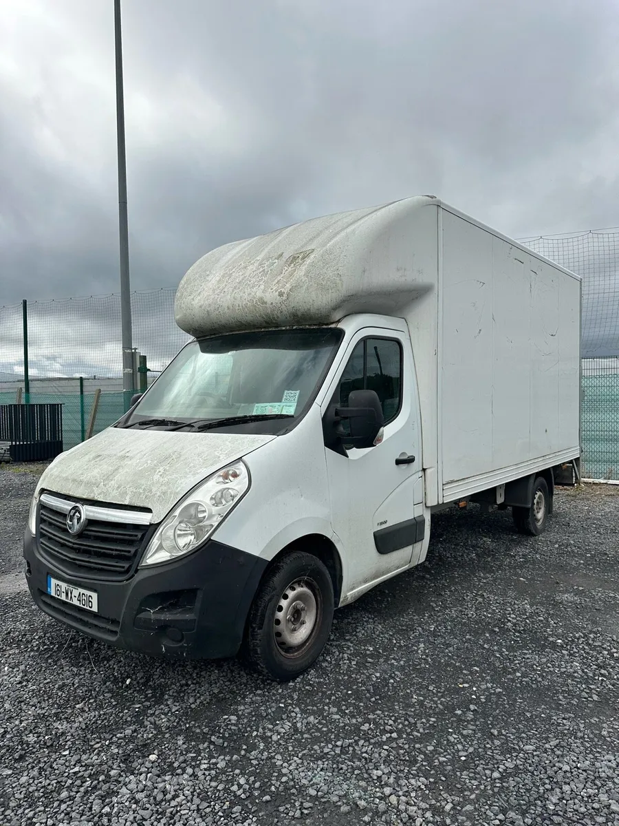 Renault Master Luton 2016 - Image 1