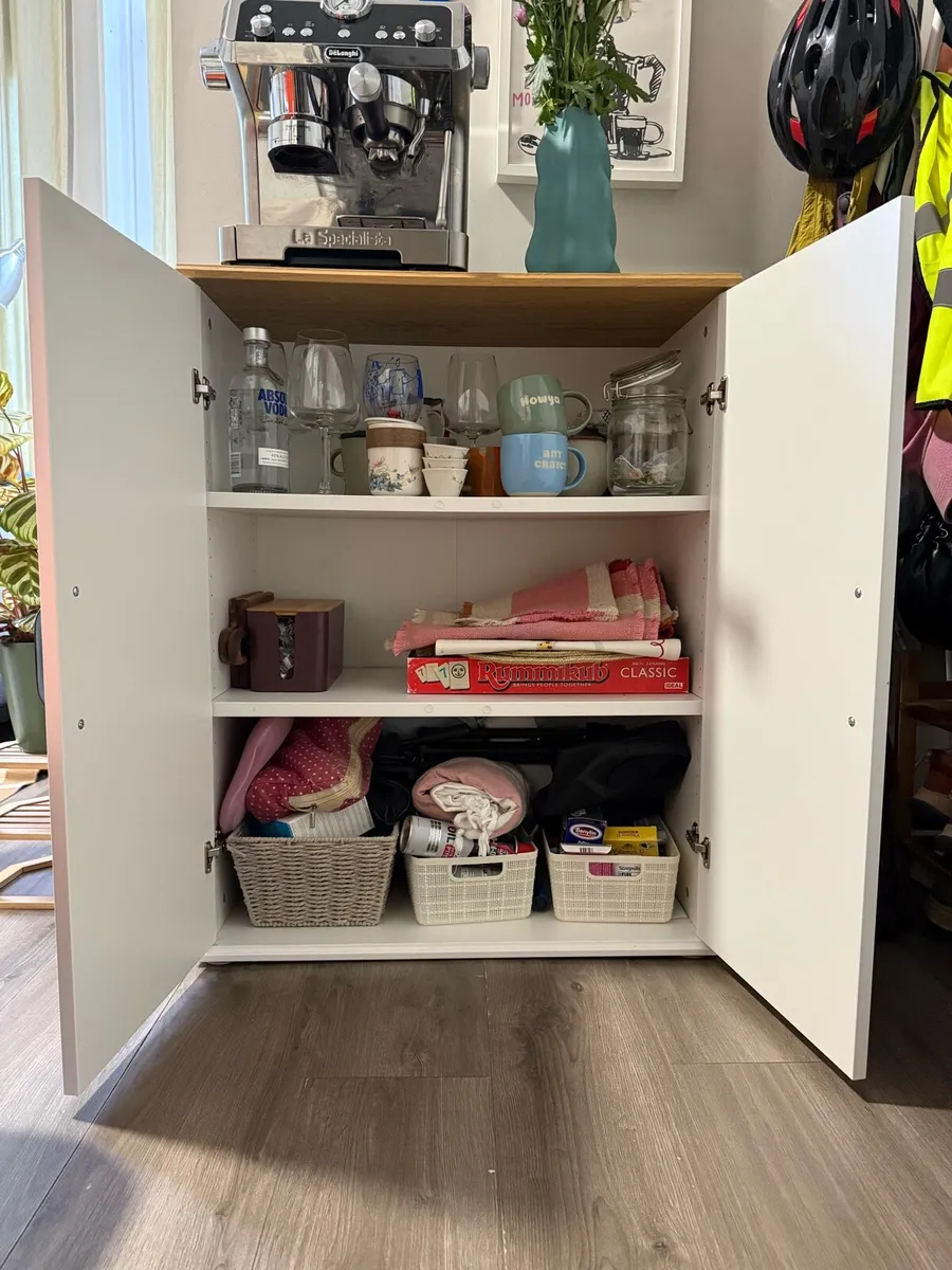 Cabinet with doors - Image 3