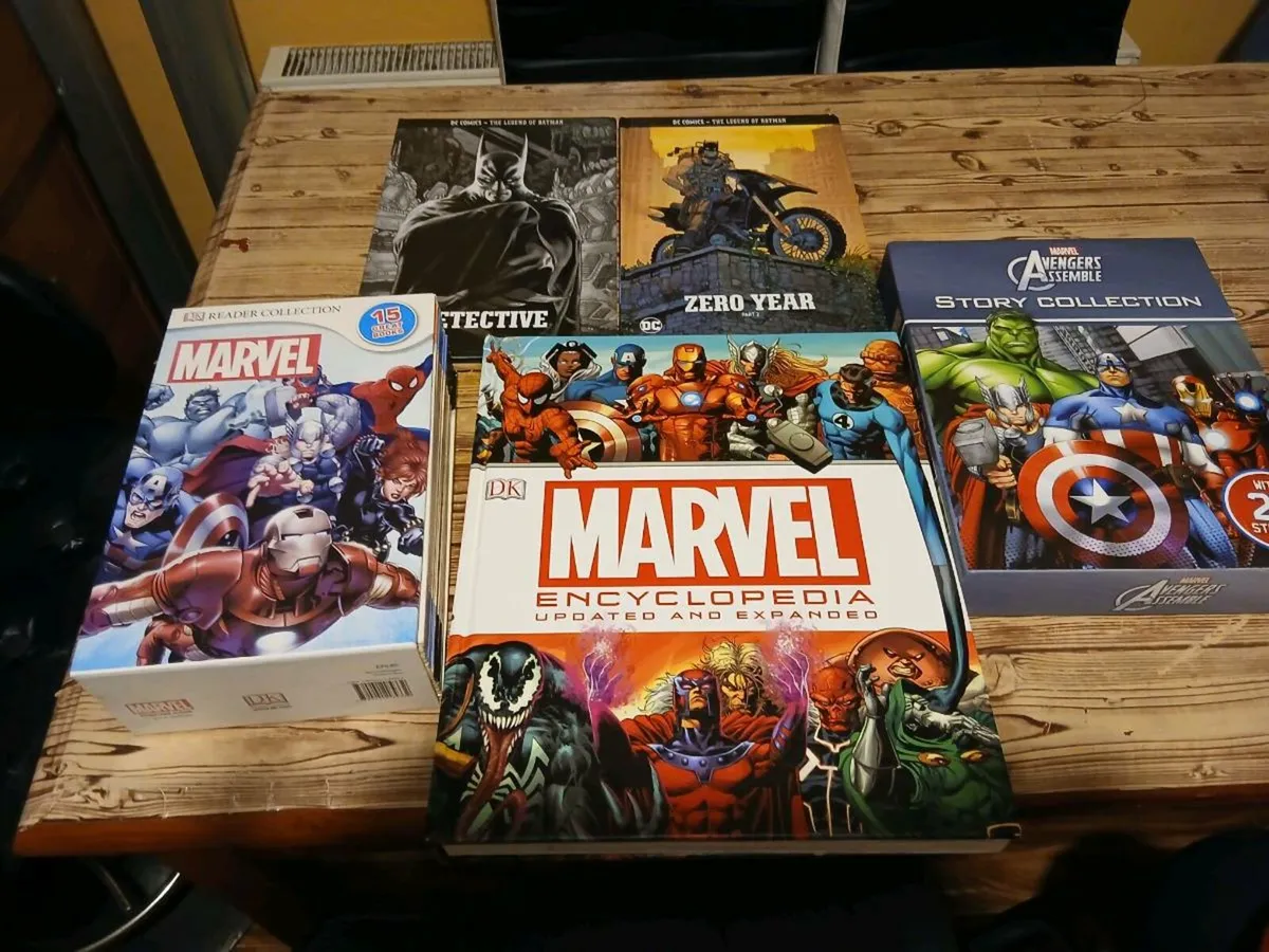 Selection of Marvel and DC books - Image 1