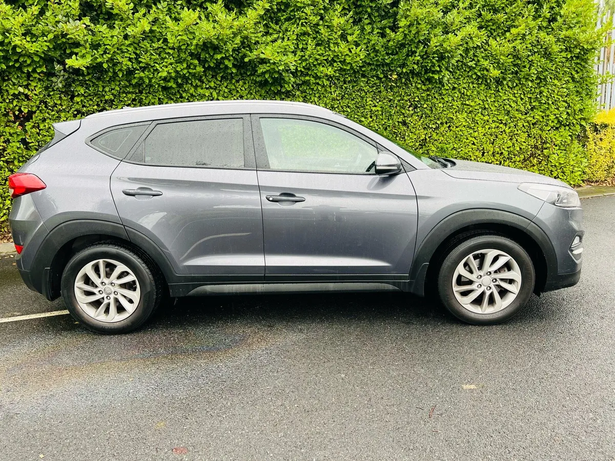 2016 Hyundai Tucson Executive *New Nct 08/27* - Image 2