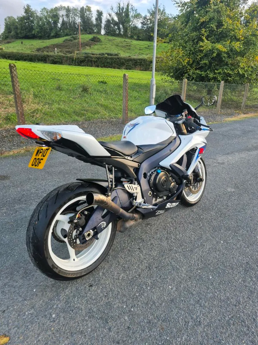 *SUZUKI GSXR 600 2010* - Image 3