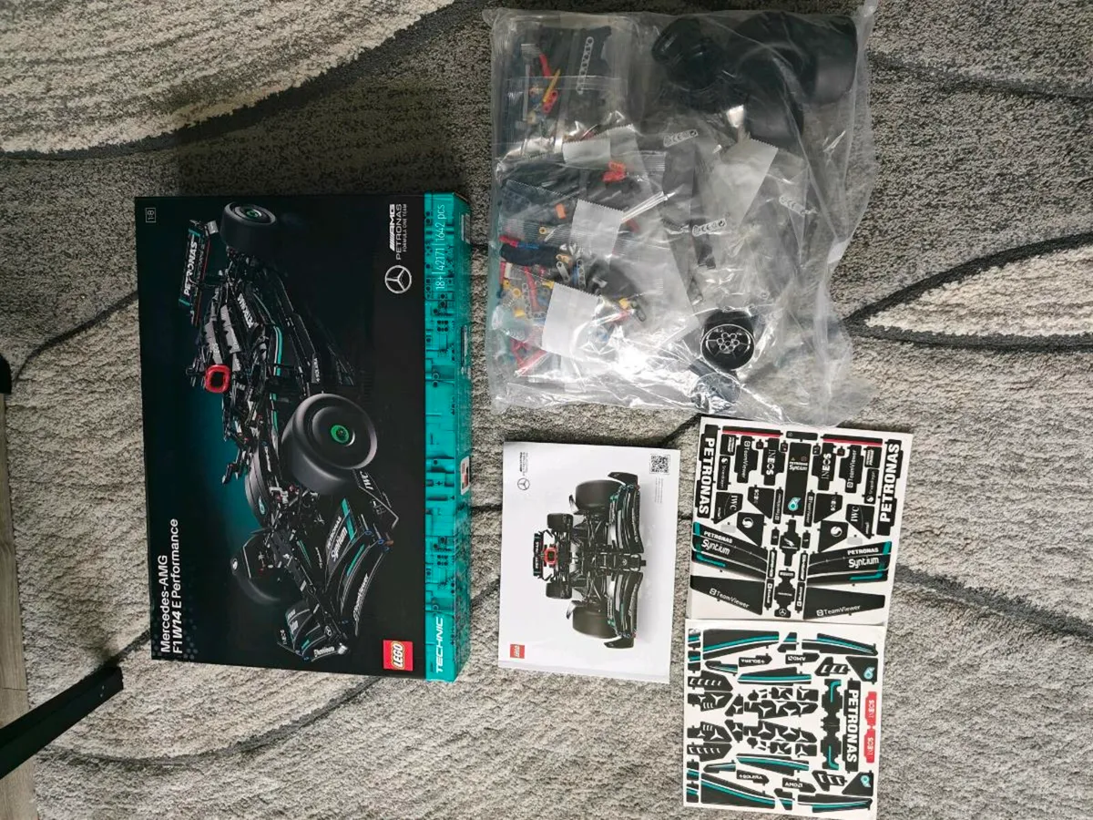 AMG F1 Lego - Image 2