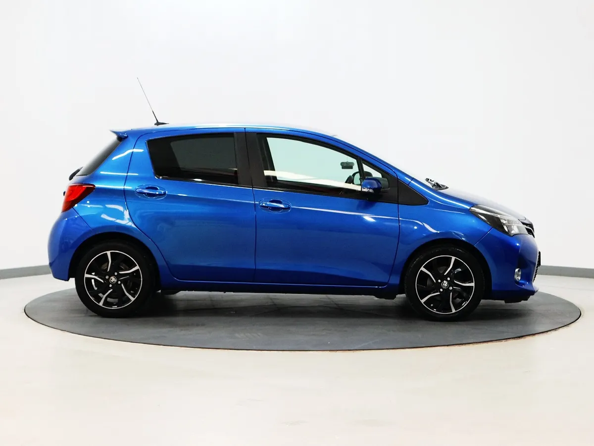 *107* 2016 Toyota Yaris 1.4 d4d design - Image 3