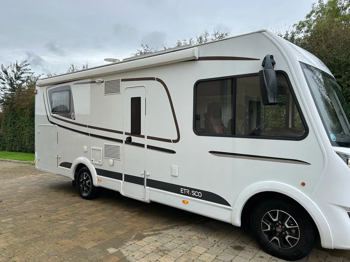 A class Etrusco  i7400 Motorhome - Image 3