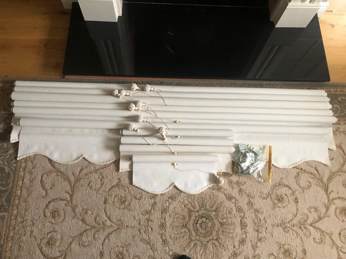 Roller Blinds x 10 - Image 1