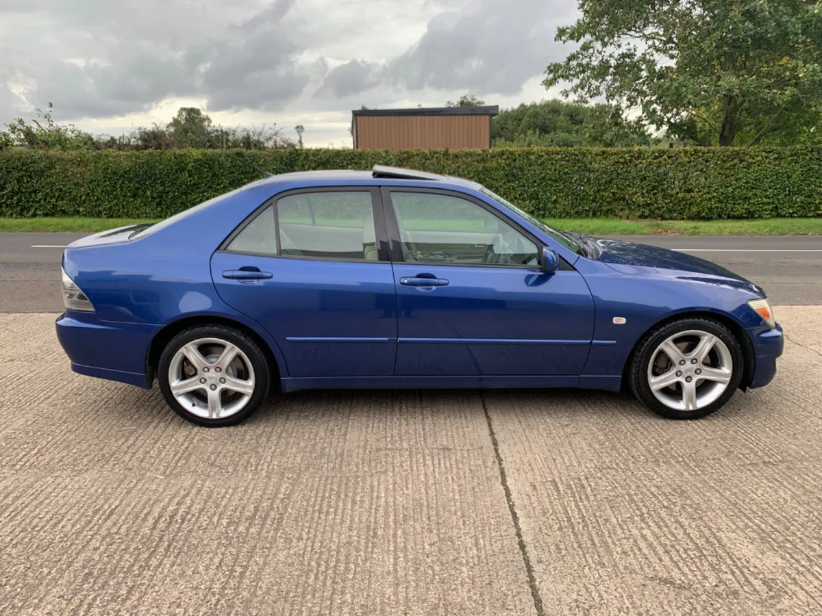 2003 LEXUS IS200 SE | SUNROOF - Image 2