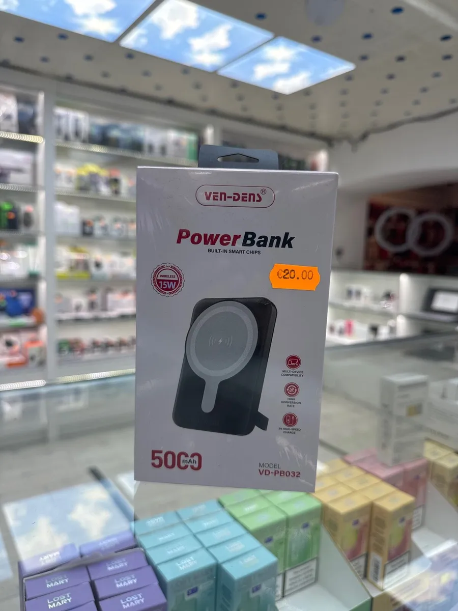 Mag safe power bank  ( 5000mah )