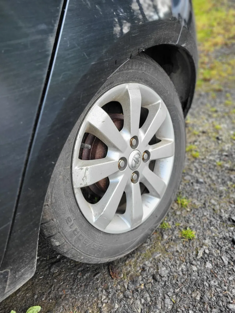 Toyota Yaris (2006) _ Breaking / Parts - Image 2
