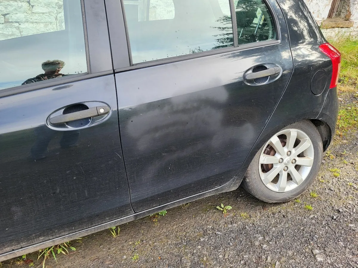 Toyota Yaris (2006) _ Breaking / Parts - Image 3