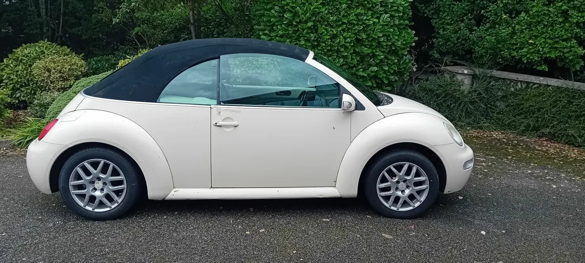 Volkswagen Beetle 2004 - Image 1