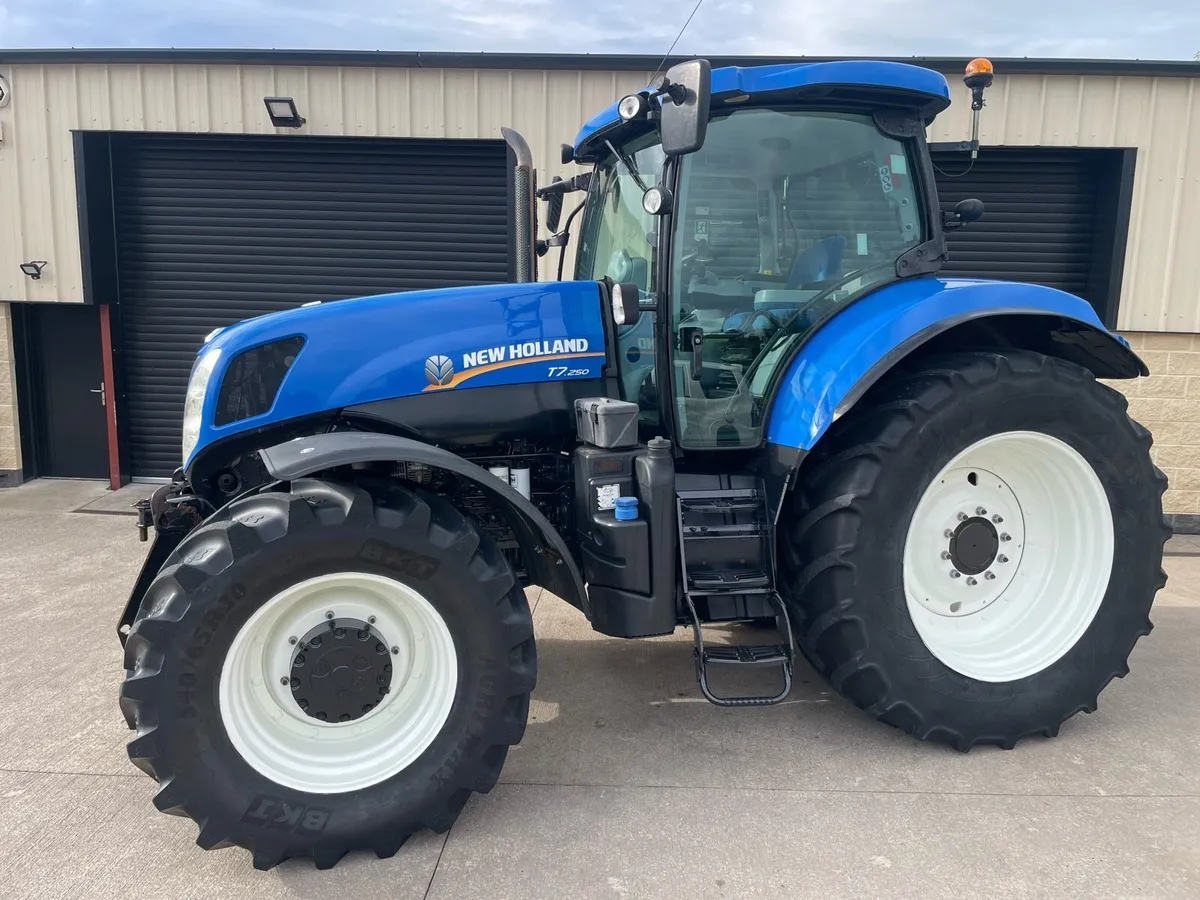 2013 NEW HOLLAND T7.250 - Image 1
