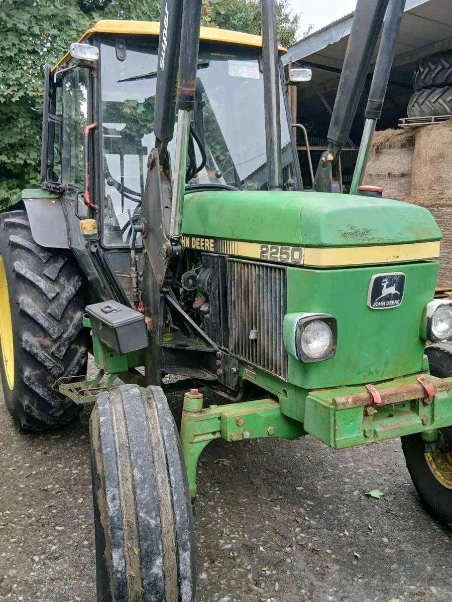 John Deere 2250   gears on floor..taxbook - Image 2