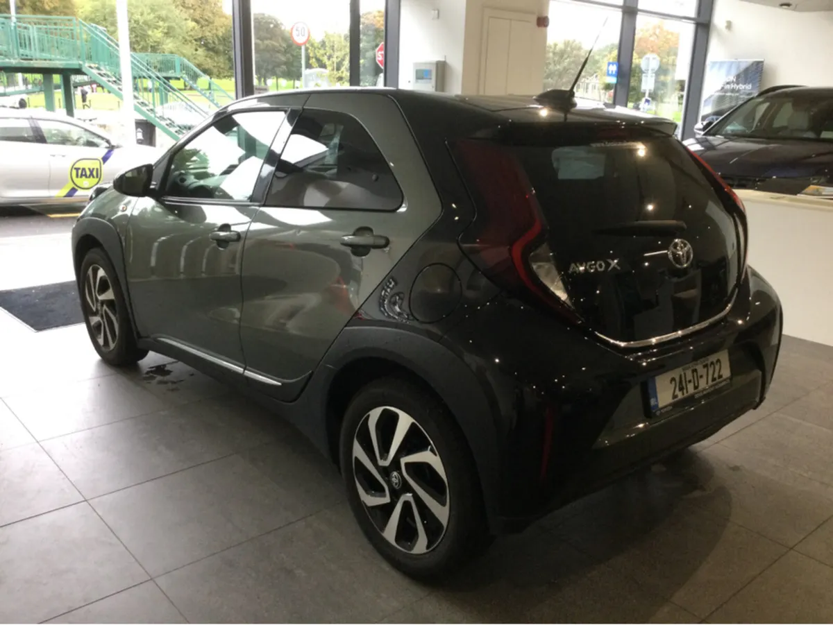 Toyota Aygo X 1.0 DESIGN S-CVT AUTOMATIC - Image 3