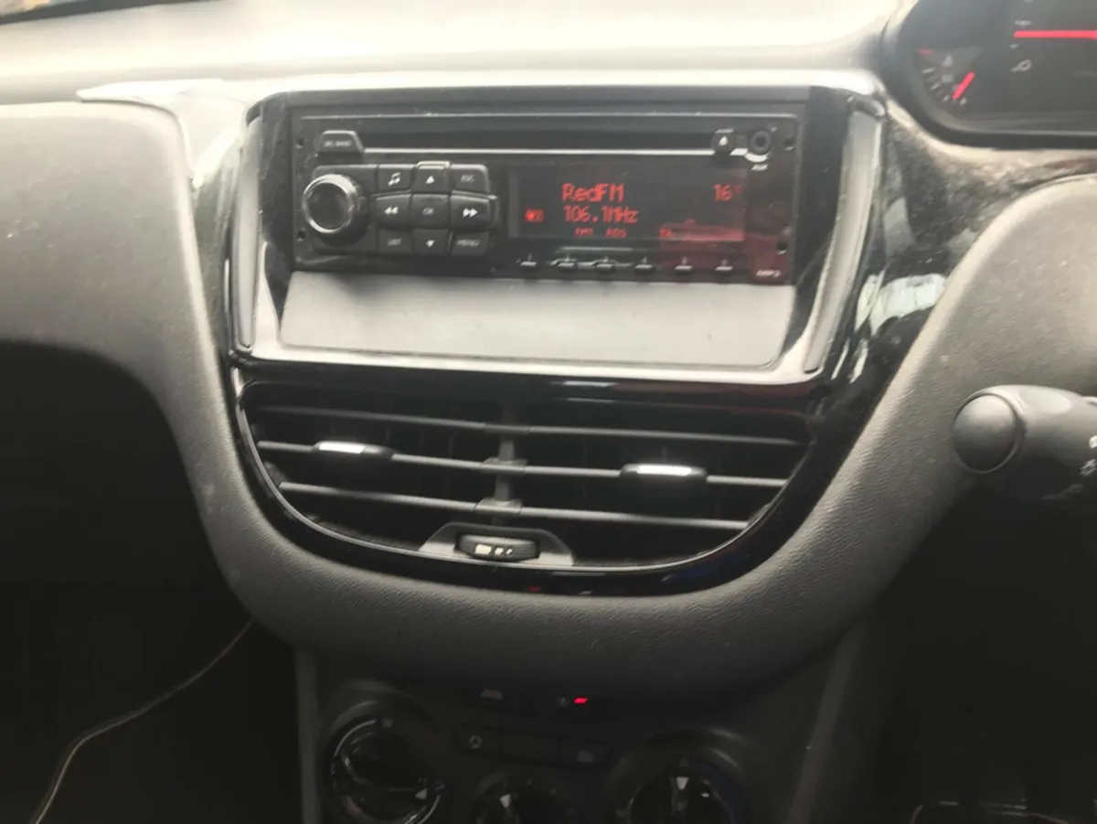 Peugeot 208 ACCESS 1.0 4DR - Image 3