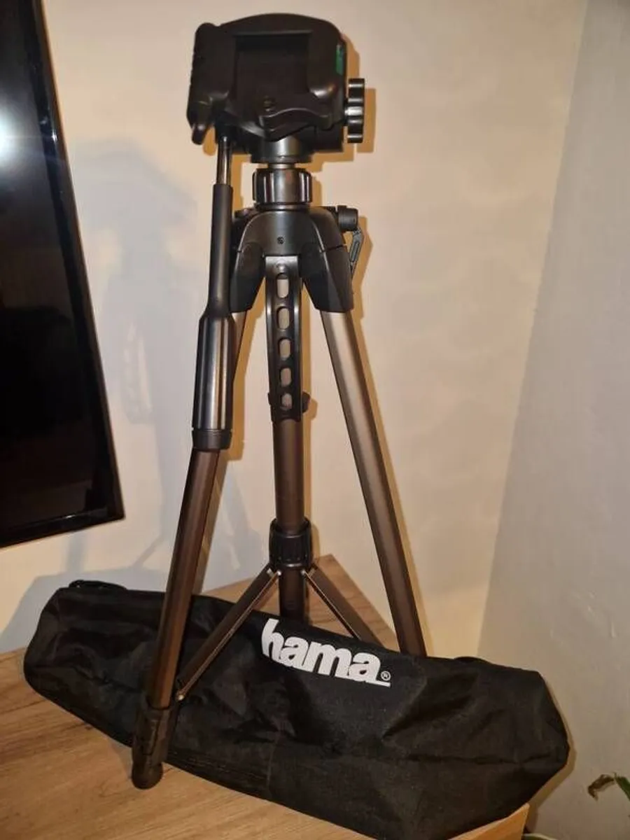 Hama tripod - new