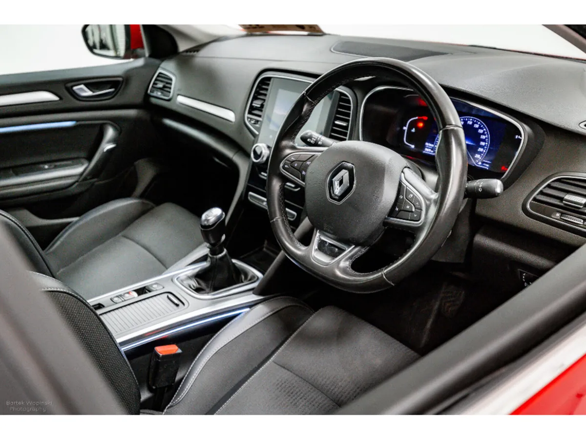 Renault Megane Iconic TCE 1.3 Petrol 140HP - Image 2