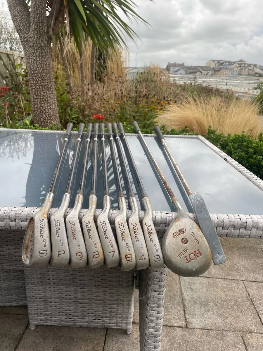 Left hand graphite Titleist golf clubs - Image 2