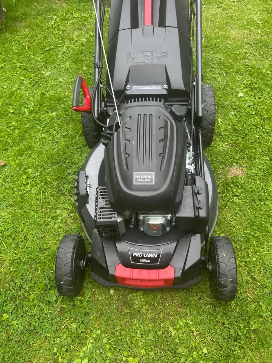 Pro Lawn electric start Hyundai lawnmower - Image 2