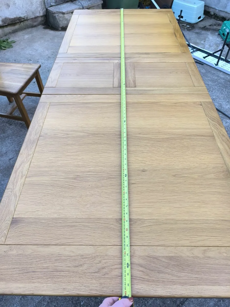 Oak table - Image 1
