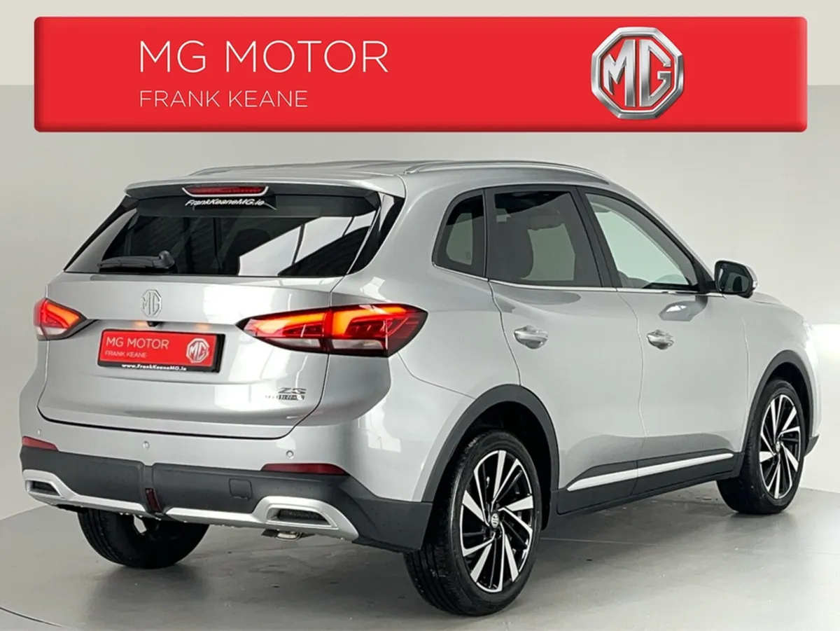 MG ZS EXCLUSIVE HEV**FULL BLACK LEATHER INTERIOR** - Image 4