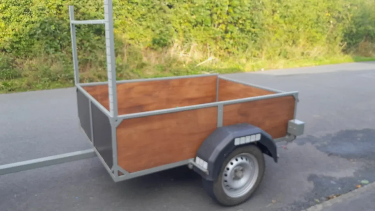 Trailer - Image 1