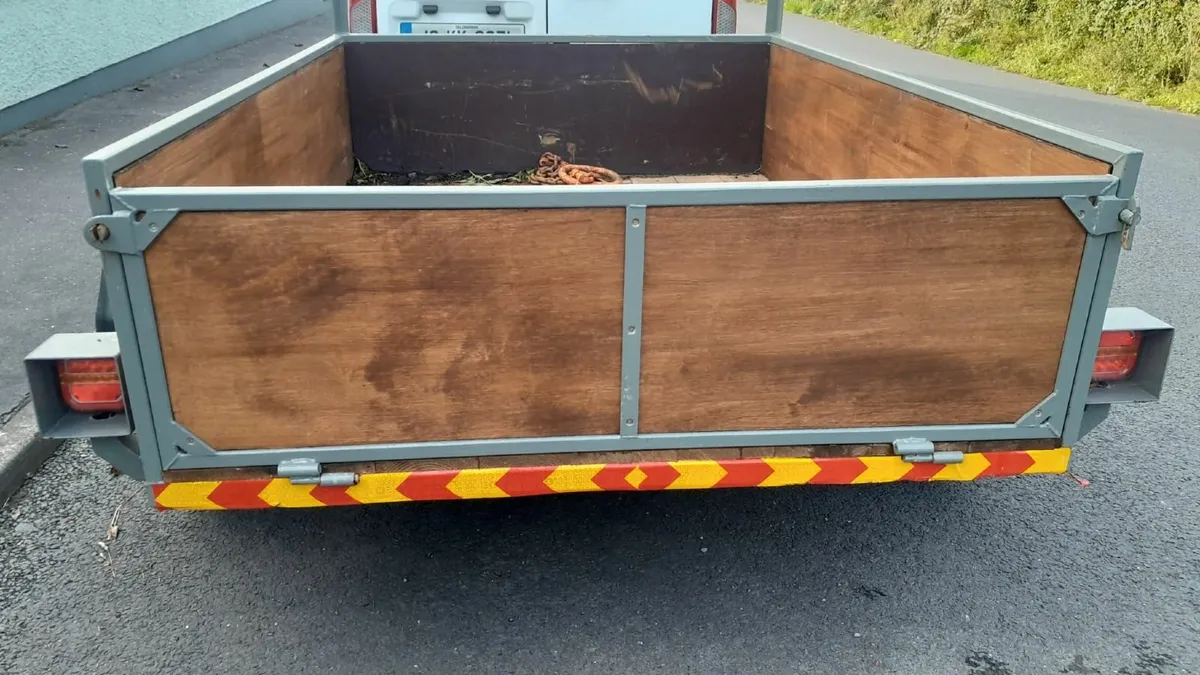 Trailer - Image 2