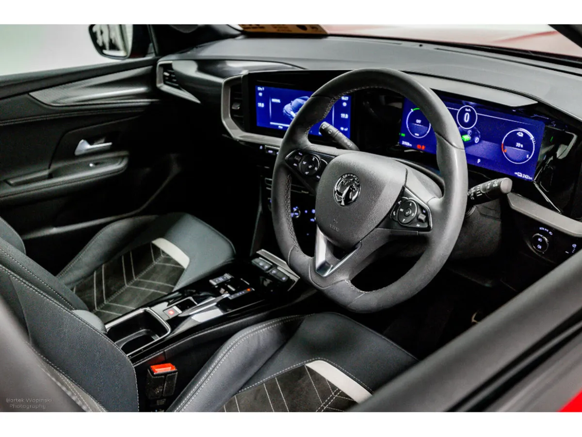 Opel Mokka Ultimate 50kWh Auto 136HP - Image 2