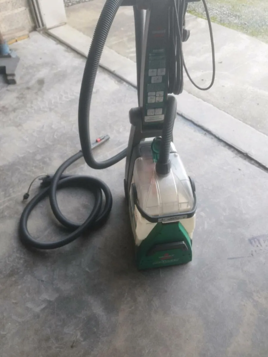 Carpet cleaner - Image 1