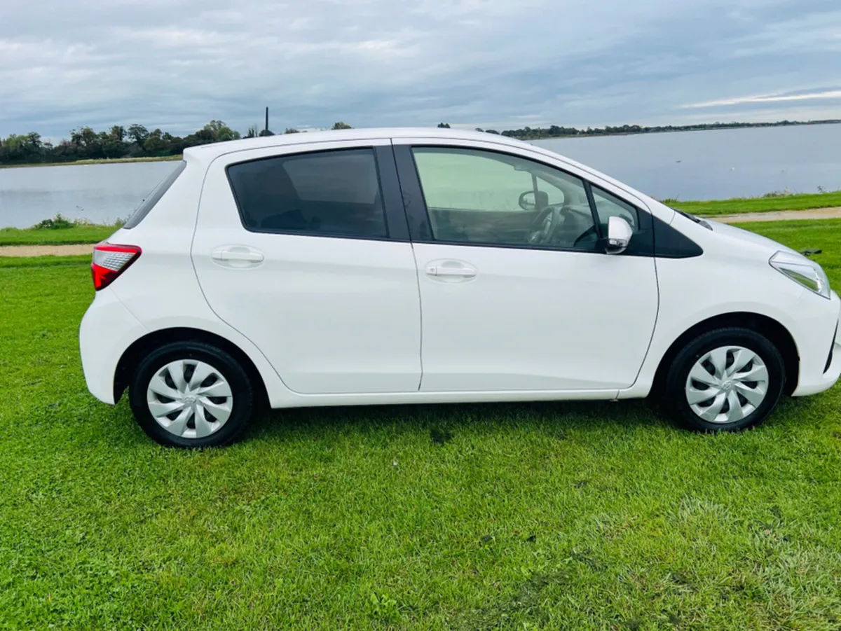 Toyota Yaris DBA-KSP130 5DR AUTO - Image 3