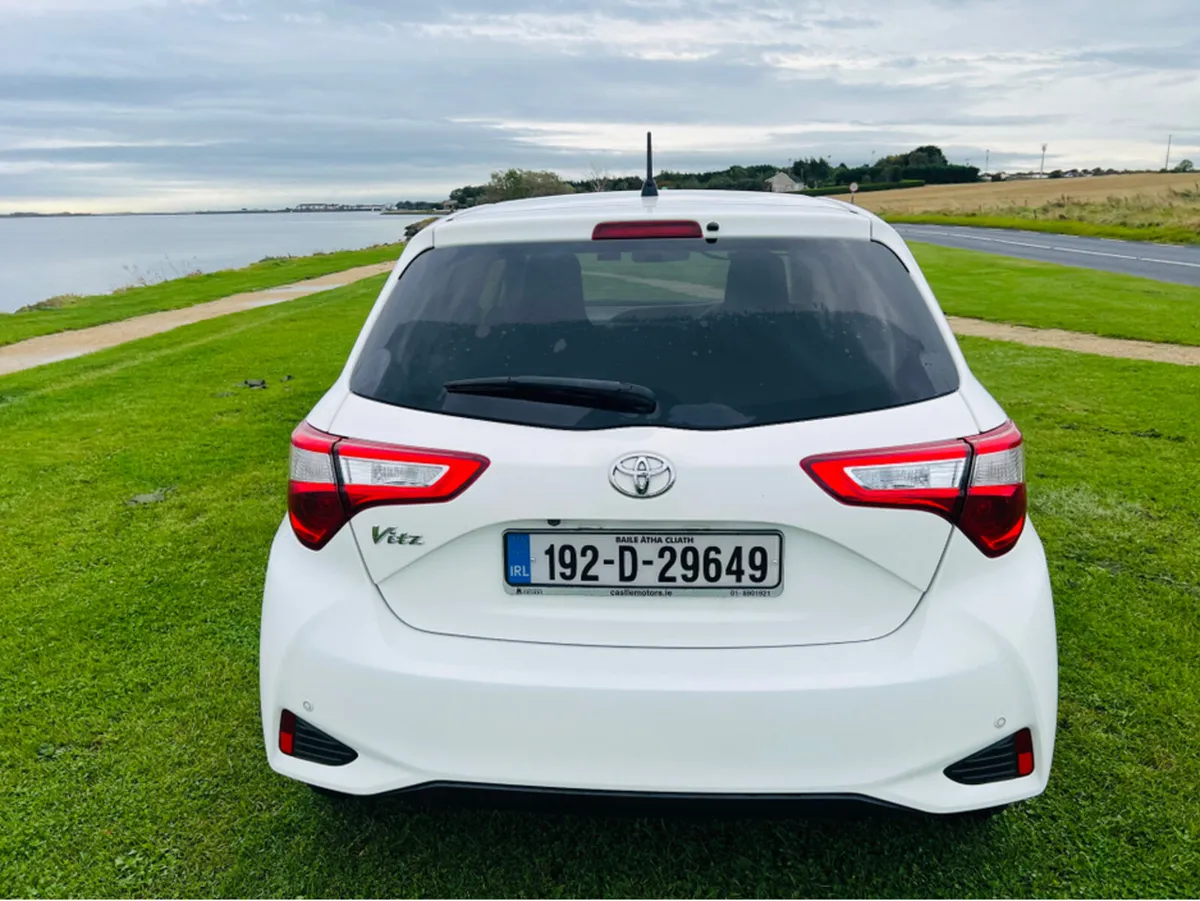 Toyota Yaris DBA-KSP130 5DR AUTO - Image 4