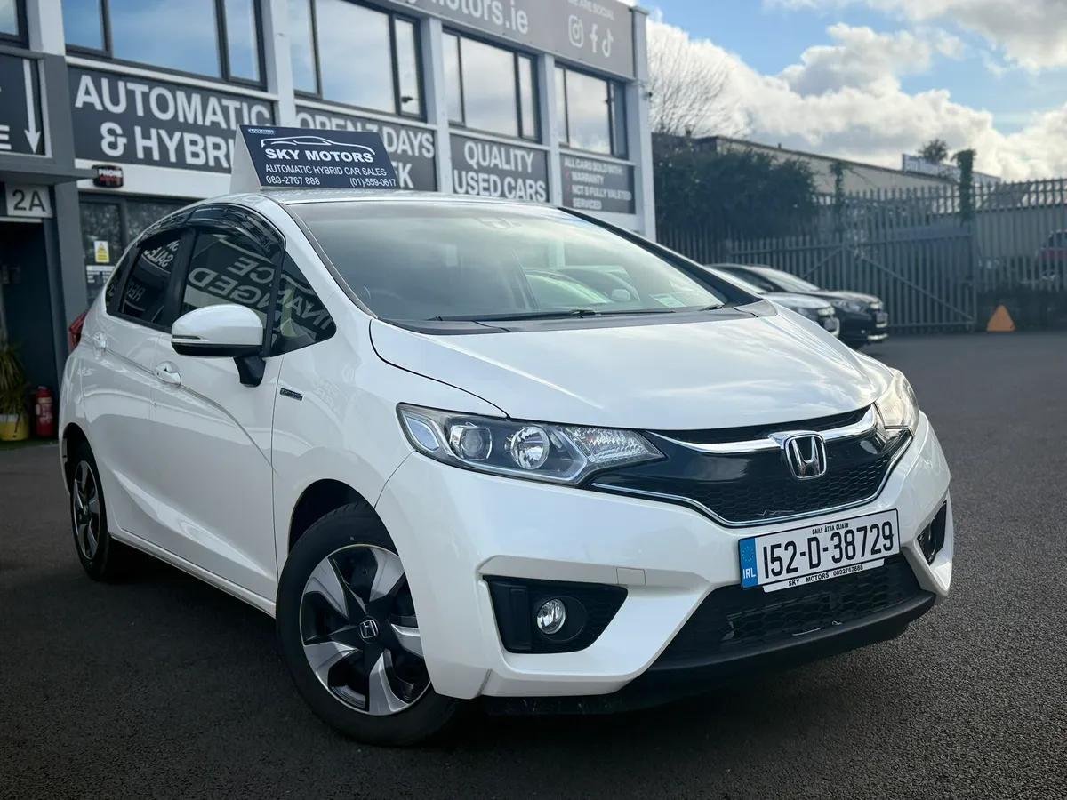 2015 Honda Jazz/Fit 1.5 Hybrid auto Top Specs - Image 1