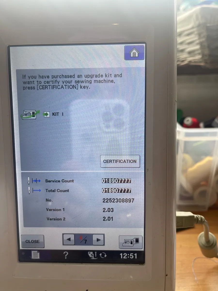 Innovis V3 embroidery machine + stock - Image 2