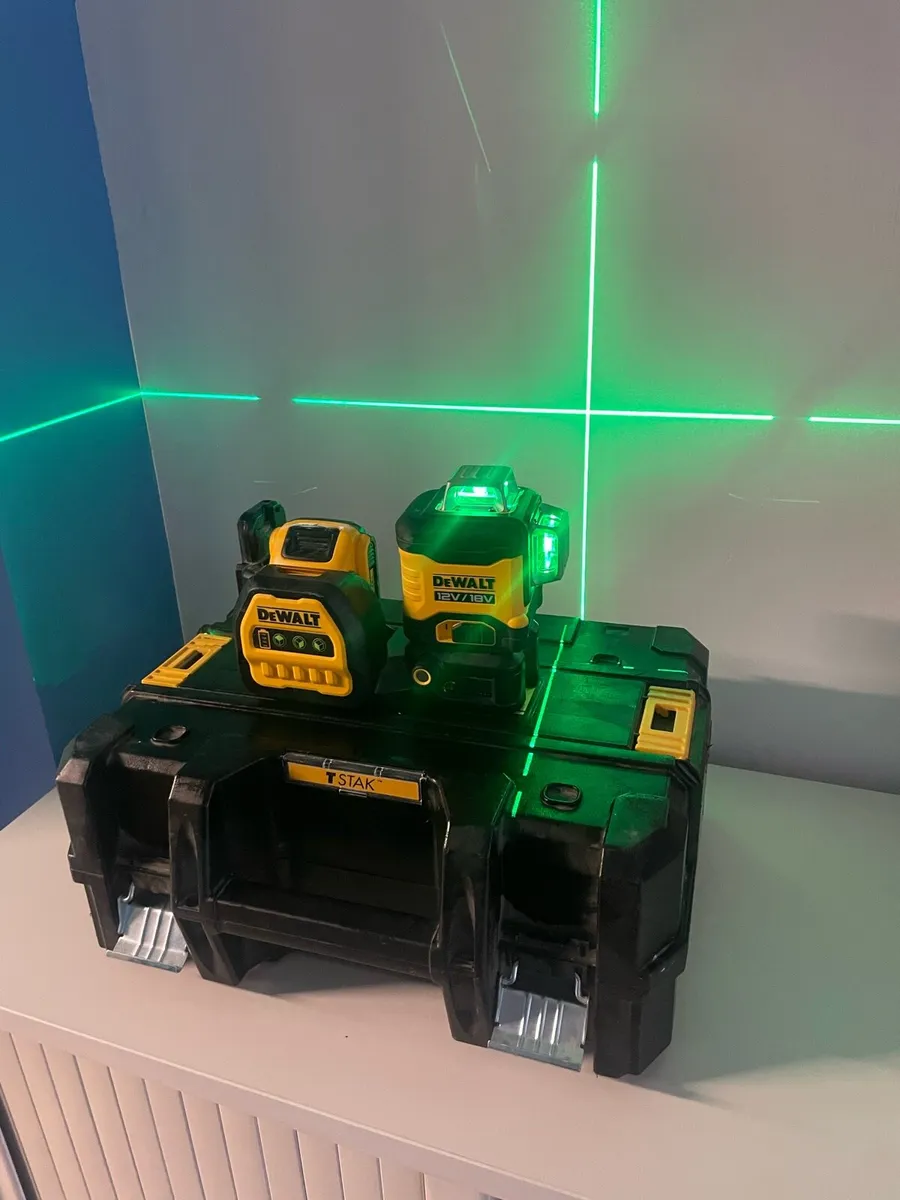 Dewalt 360 degree 18 v laser - Image 2