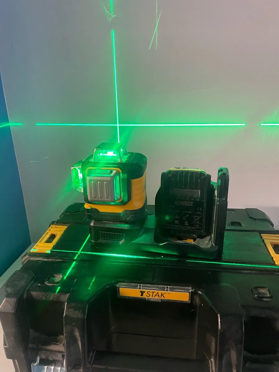 Dewalt 360 degree 18 v laser - Image 3