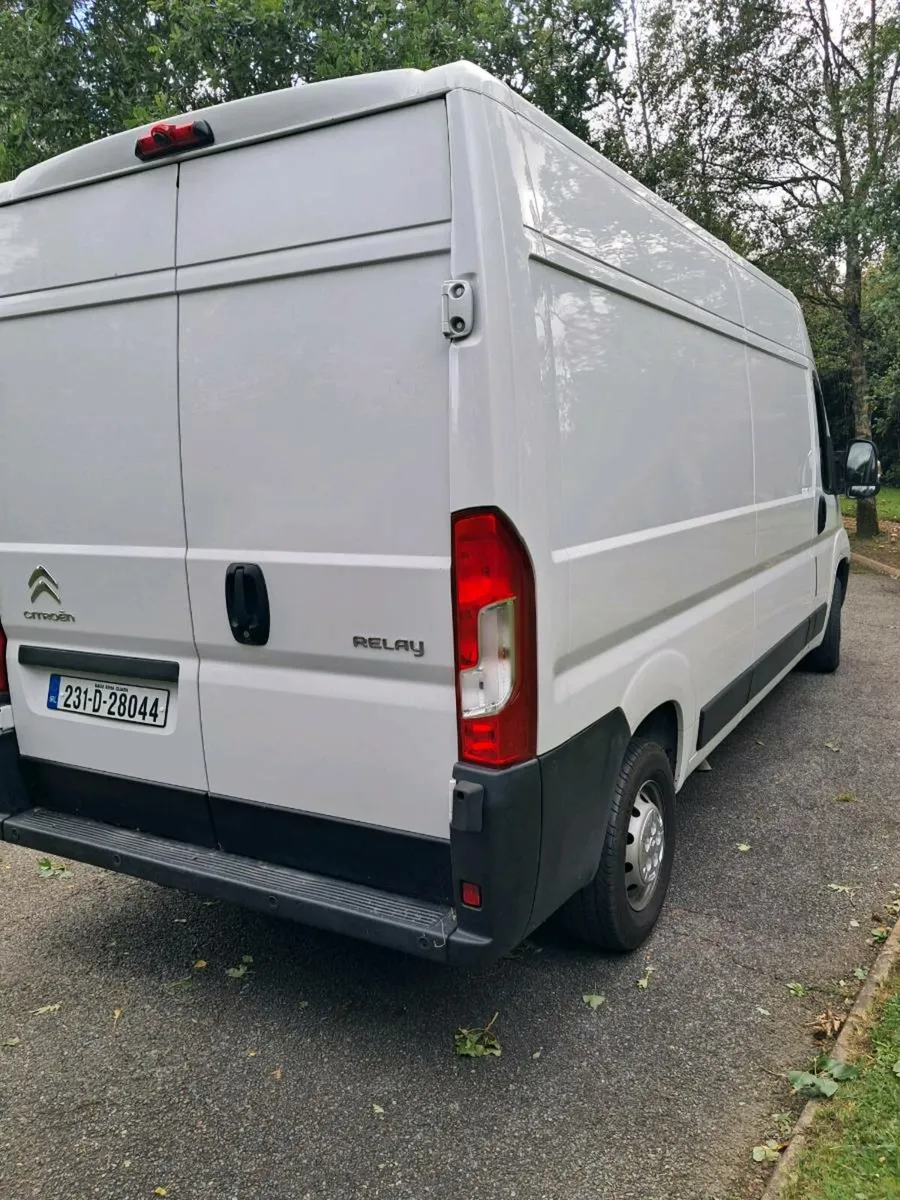2023 Citroën Relay 33 L3H2 BlueHDi 140 – Only 51km - Image 4