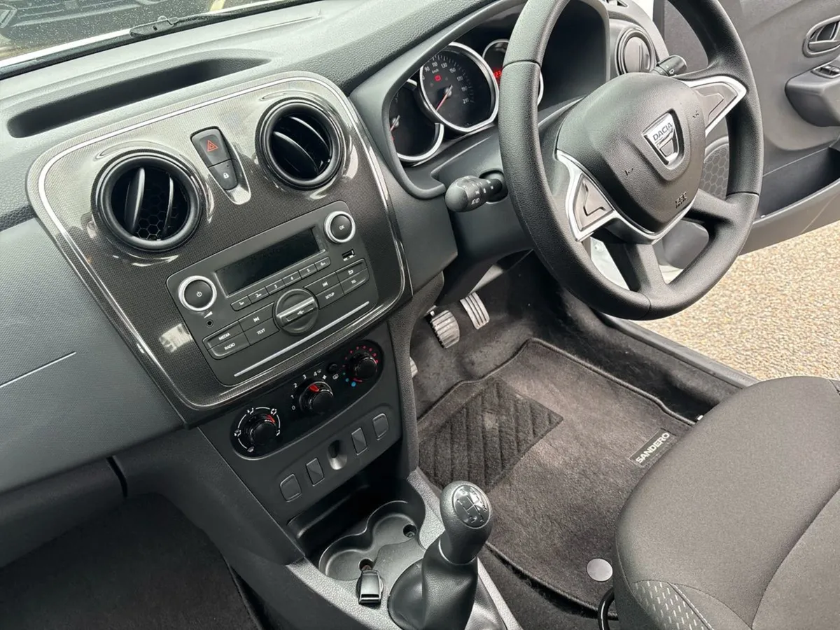 Dacia Sandero 1.0 75hp Alternative Manual - Image 3