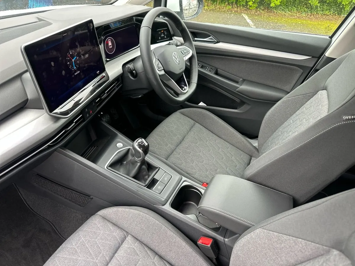 Volkswagen Golf Edition 75 1.5 TSI 116HP Manual - Image 3