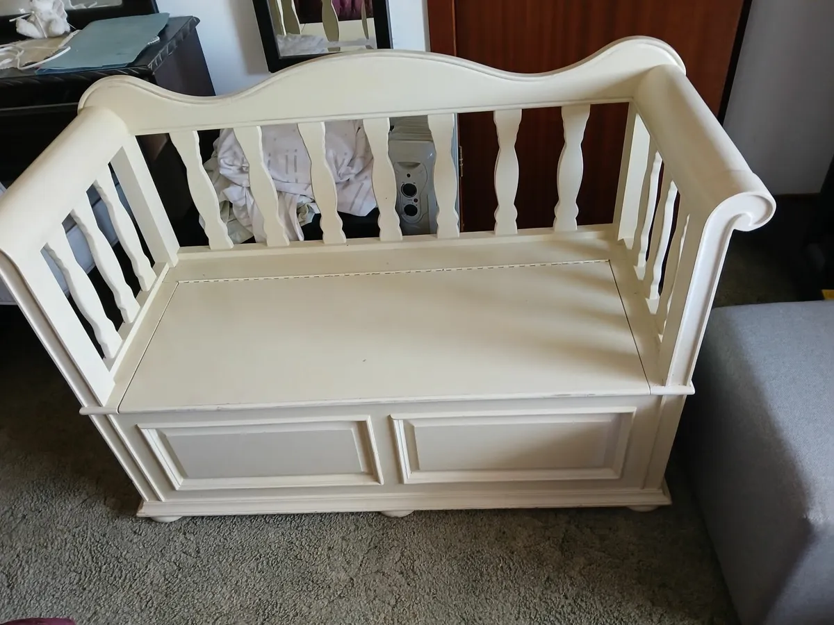 Bench seat /double seating /under storeage - Image 1