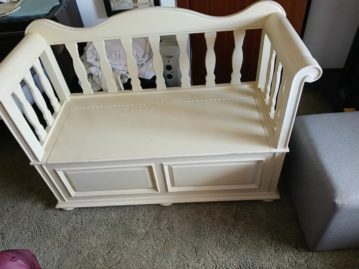 Bench seat /double seating /under storeage - Image 2