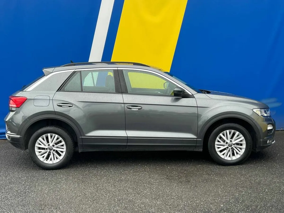 Volkswagen T-Roc DESIGN 2.0 TDI // APPLE CARPLAY/A - Image 2