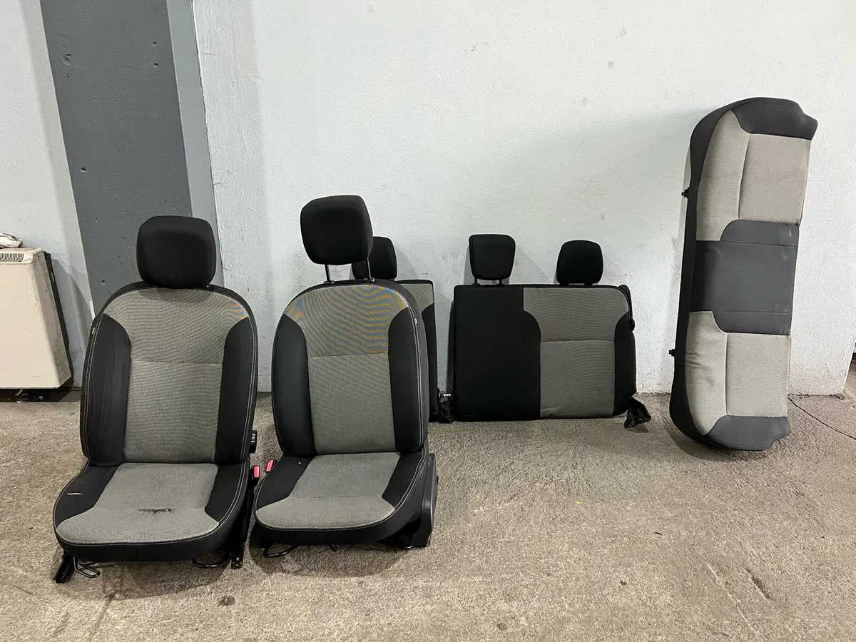 Dacia Duster Seats - Image 1