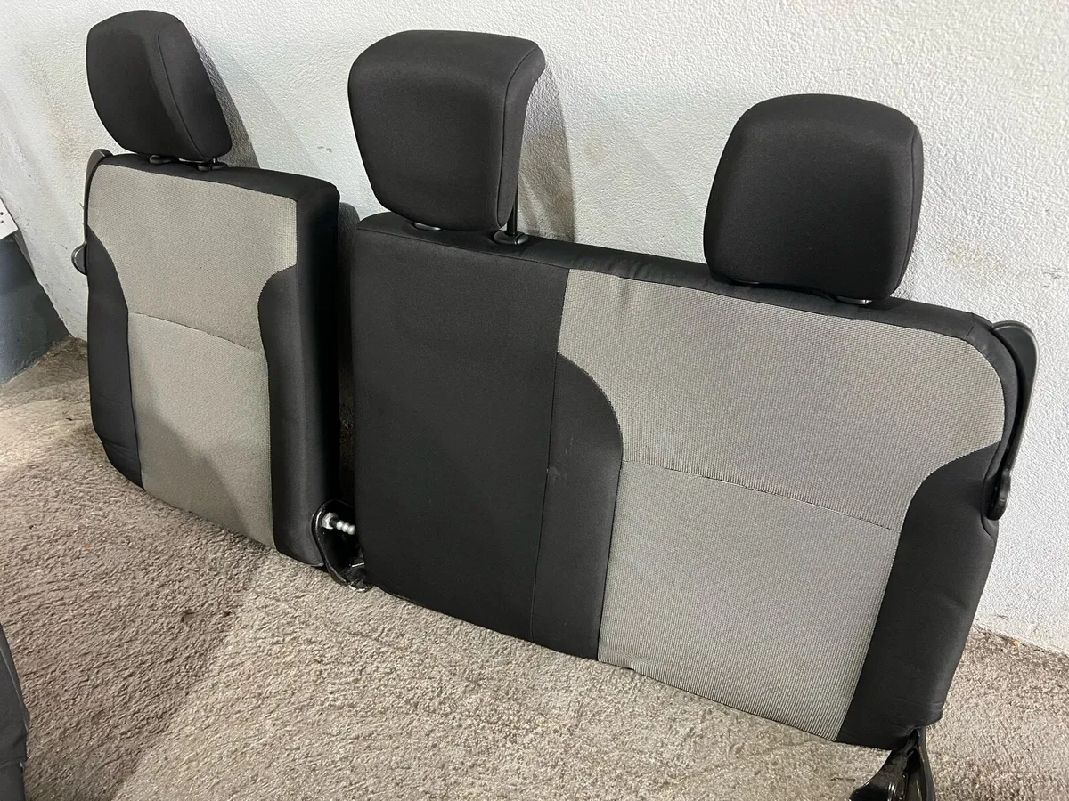 Dacia Duster Seats - Image 3