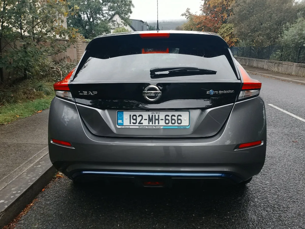 Nissan Leaf 40k EV SV 40KW 18 4DR Auto - Image 4