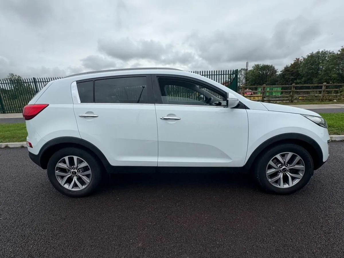 Kia Sportage 1.7 Platinum 4DR, All-Leather Seats, - Image 3