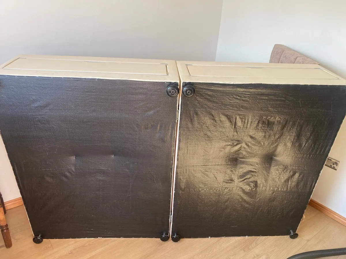 Bed with storage drawers - Image 4