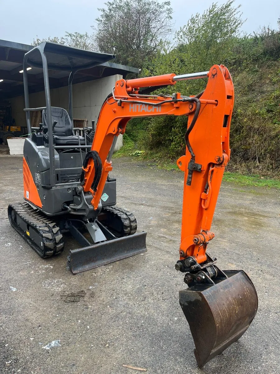 Hitachi zx17u rubber track mini digger - Image 2