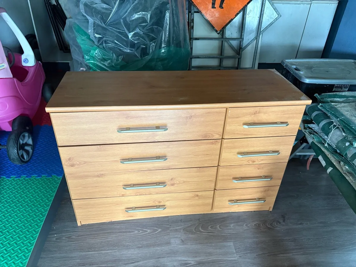 Chest of drawers - Image 1