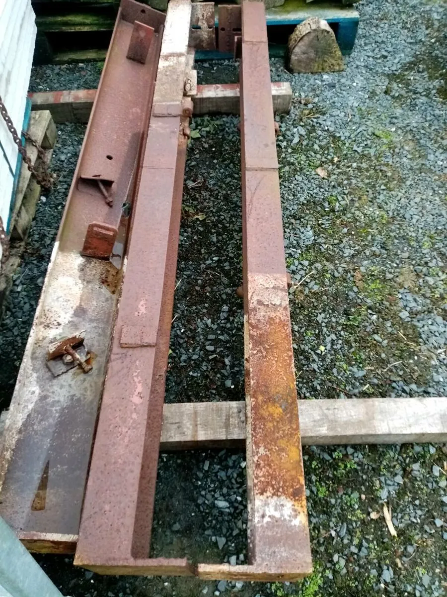 3 sheep barriers - Image 2