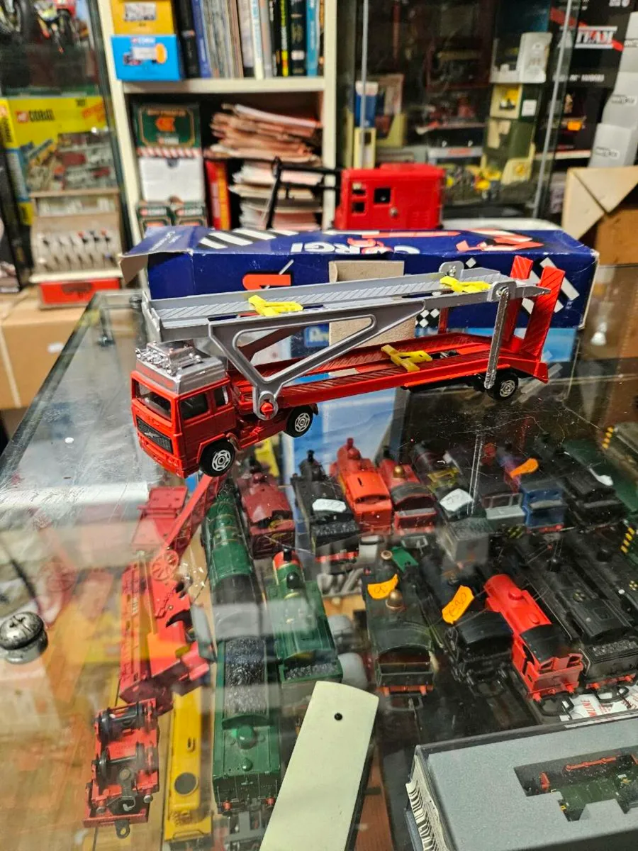 Corgi Volvo Car Transporter - Image 1